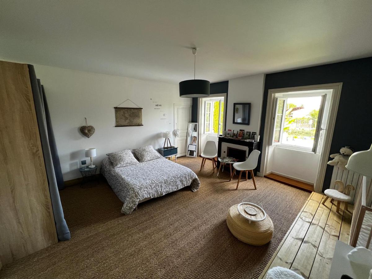 Chambres D'Hotes Dans Maison De Maitre Chaniers Ngoại thất bức ảnh